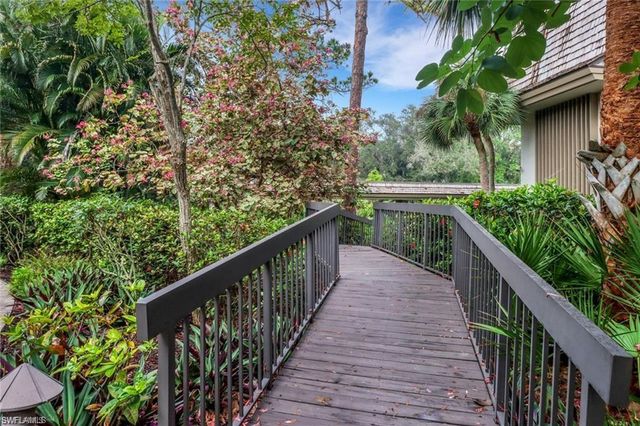 5964 Pelican Bay BLVD 434, Naples, FL 34108