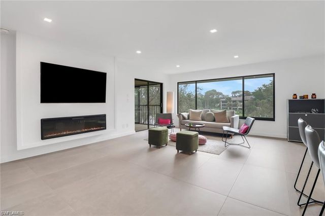 5964 Pelican Bay BLVD 434, Naples, FL 34108