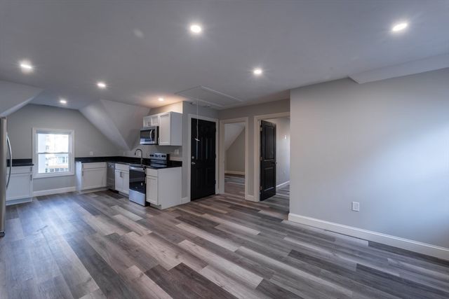 72 Florence St 2, Worcester, MA 01603