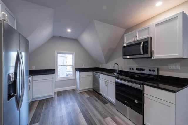 72 Florence St 2, Worcester, MA 01603