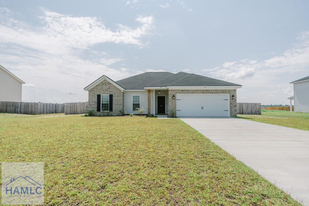 215 Deerfield Drive NE, Ludowici, GA 31316