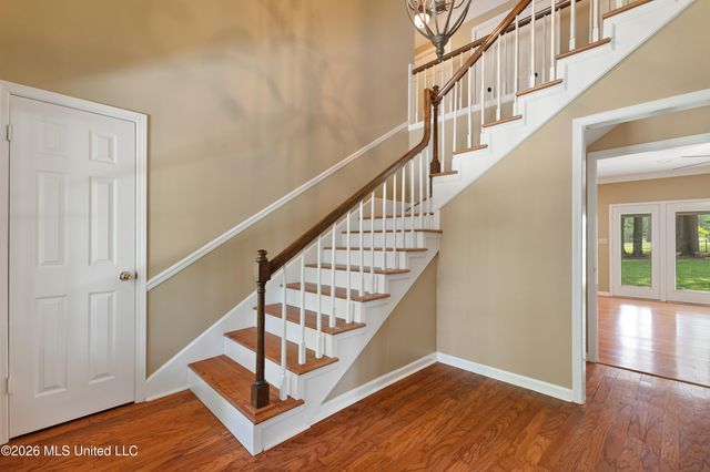 87 Fairlake Drive, Hattiesburg, MS 39402