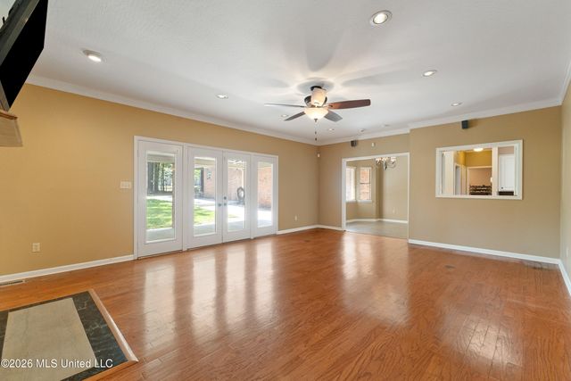 87 Fairlake Drive, Hattiesburg, MS 39402