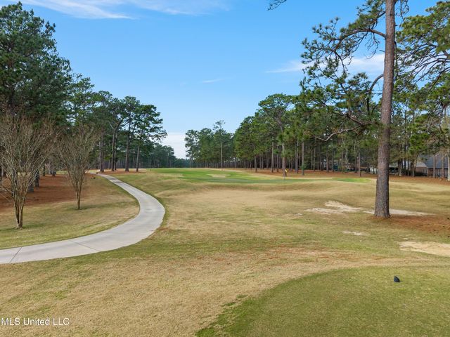 87 Fairlake Drive, Hattiesburg, MS 39402