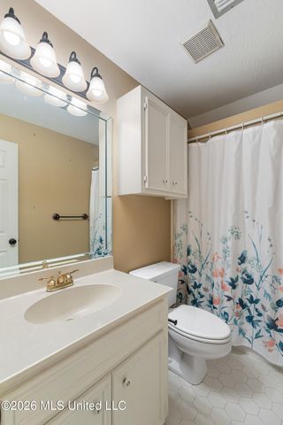 87 Fairlake Drive, Hattiesburg, MS 39402