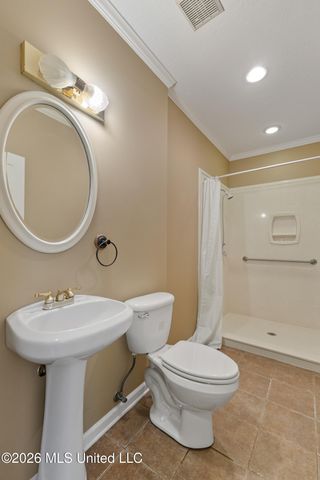 87 Fairlake Drive, Hattiesburg, MS 39402