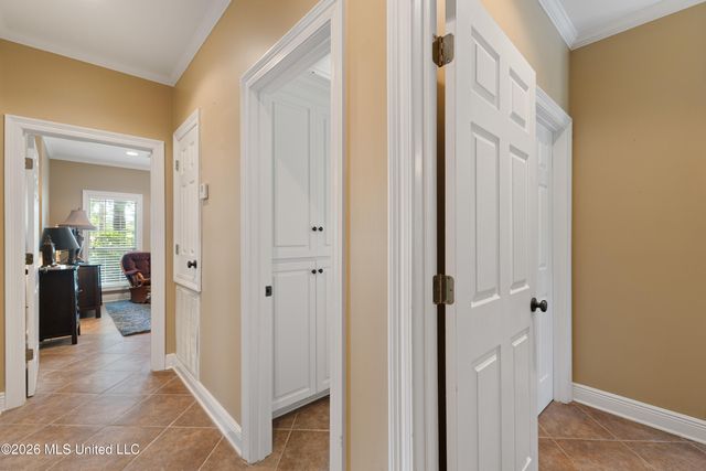 87 Fairlake Drive, Hattiesburg, MS 39402
