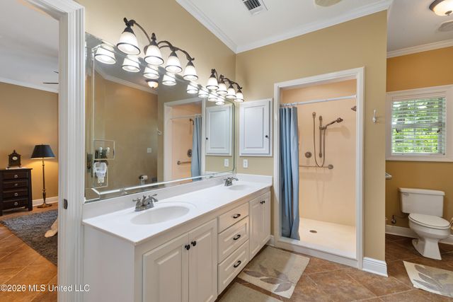 87 Fairlake Drive, Hattiesburg, MS 39402