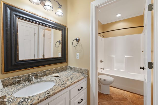 87 Fairlake Drive, Hattiesburg, MS 39402