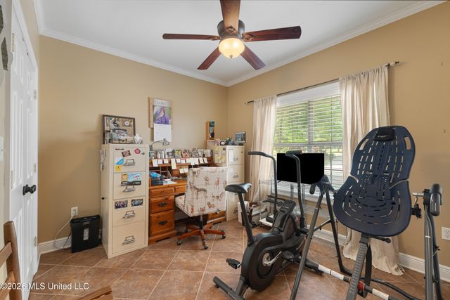 87 Fairlake Drive, Hattiesburg, MS 39402