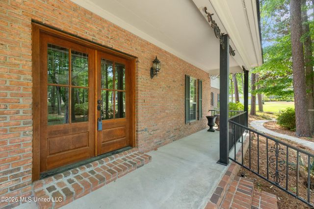 87 Fairlake Drive, Hattiesburg, MS 39402