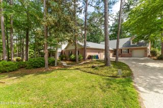 87 Fairlake Drive, Hattiesburg, MS 39402
