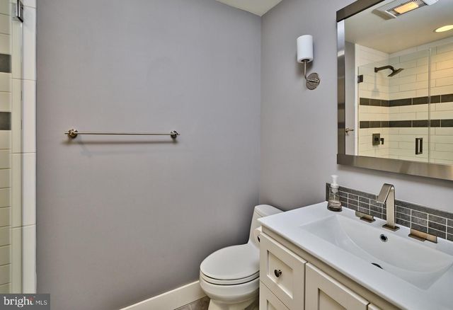 77 SUNSET DR, New Hope, PA 18938