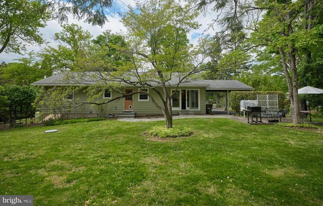 77 SUNSET DR, New Hope, PA 18938