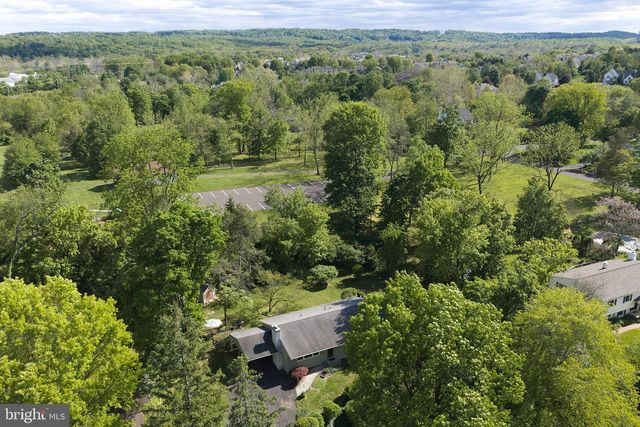 77 SUNSET DR, New Hope, PA 18938