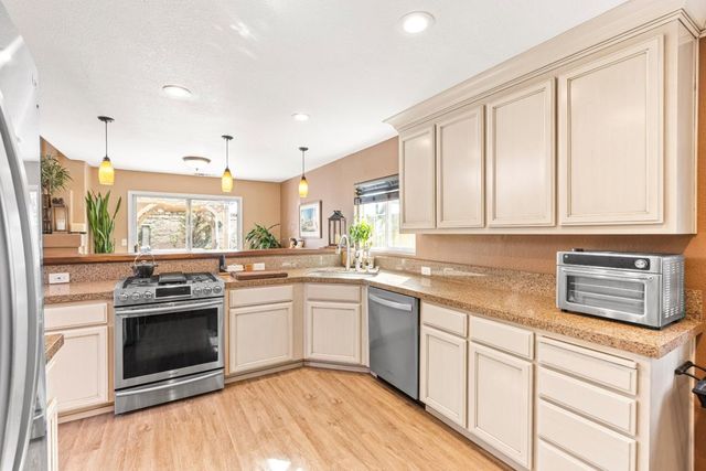 9400 Benbow Drive, Gilroy, CA 95020