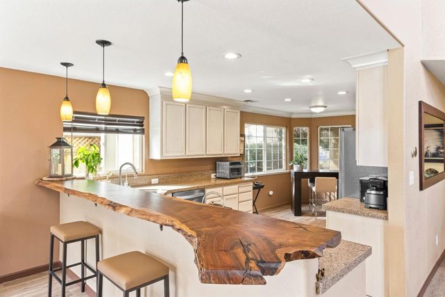 9400 Benbow Drive, Gilroy, CA 95020