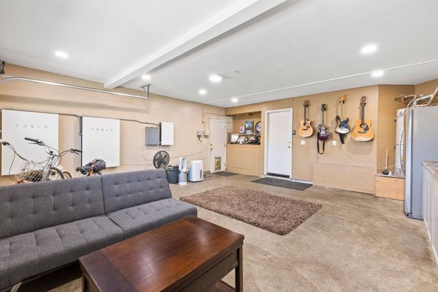 9400 Benbow Drive, Gilroy, CA 95020