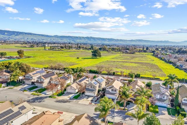 9400 Benbow Drive, Gilroy, CA 95020