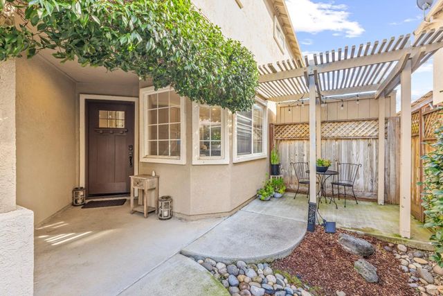 9400 Benbow Drive, Gilroy, CA 95020