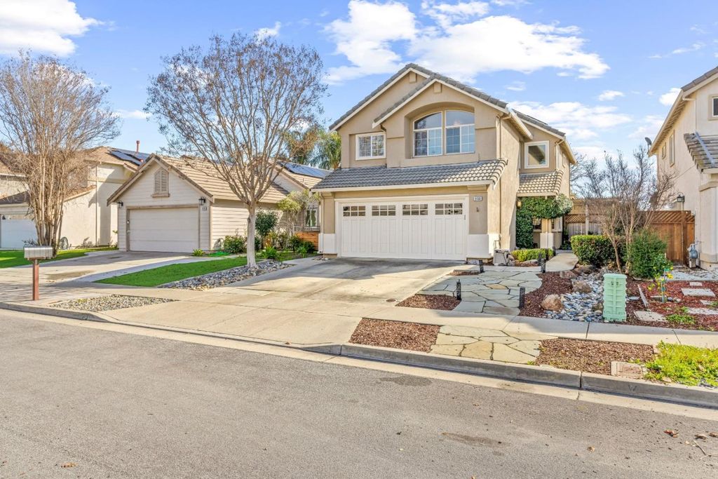 9400 Benbow Drive, Gilroy, CA 95020