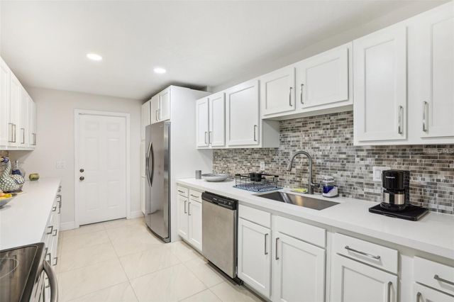 547 SOMERSET DRIVE, Auburndale, FL 33823