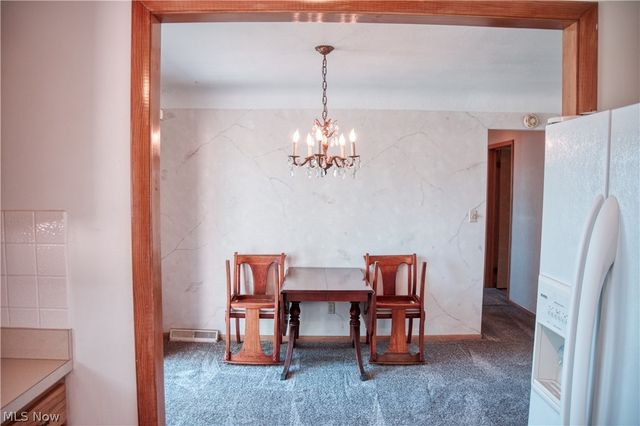 333 E Ridgewood Drive, Seven Hills, OH 44131