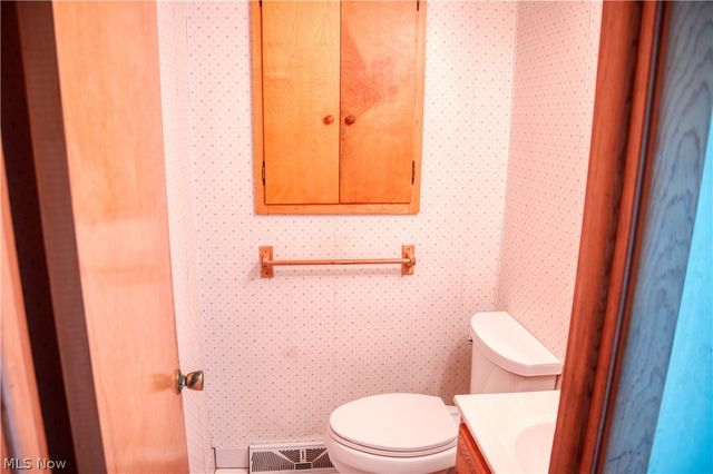 333 E Ridgewood Drive, Seven Hills, OH 44131