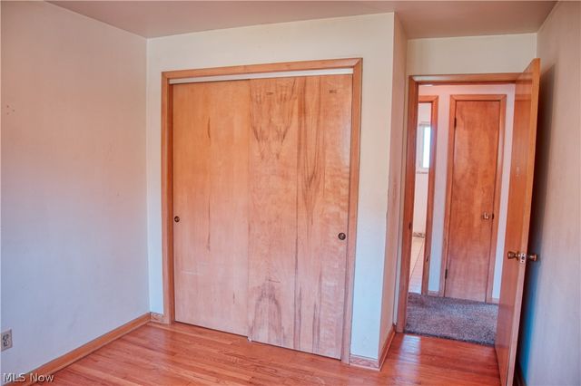 333 E Ridgewood Drive, Seven Hills, OH 44131