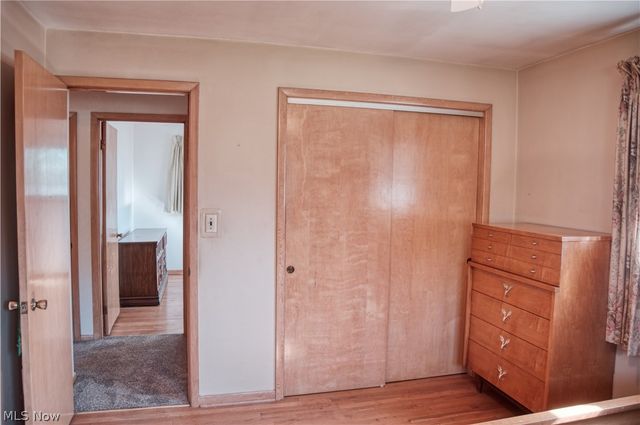 333 E Ridgewood Drive, Seven Hills, OH 44131