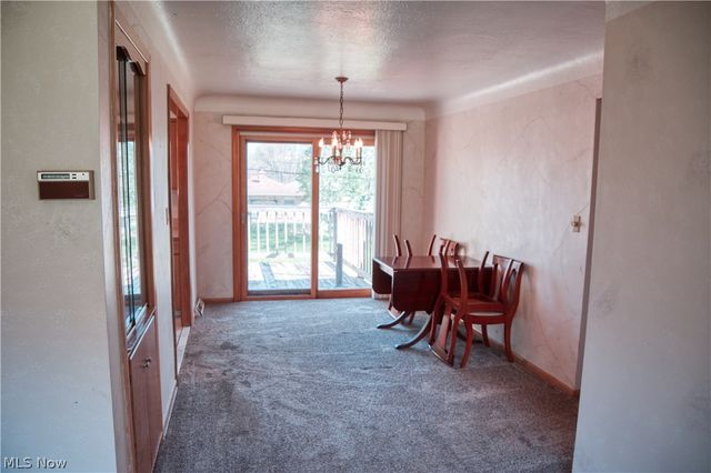 333 E Ridgewood Drive, Seven Hills, OH 44131