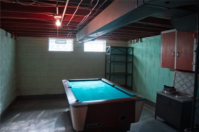 333 E Ridgewood Drive, Seven Hills, OH 44131