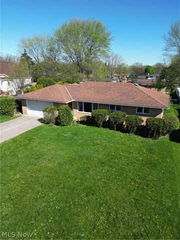 333 E Ridgewood Drive, Seven Hills, OH 44131