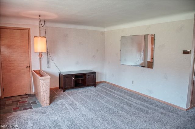 333 E Ridgewood Drive, Seven Hills, OH 44131