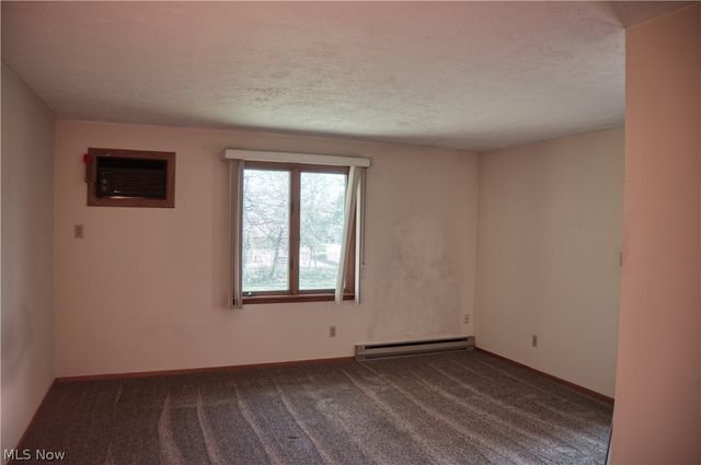 333 E Ridgewood Drive, Seven Hills, OH 44131