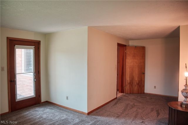 333 E Ridgewood Drive, Seven Hills, OH 44131