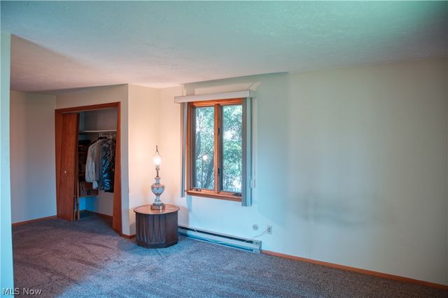 333 E Ridgewood Drive, Seven Hills, OH 44131