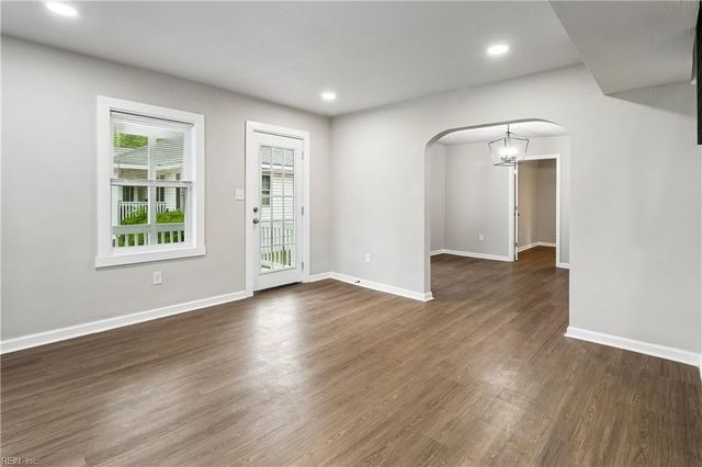 924 Ivy AVE, Newport News, VA 23607