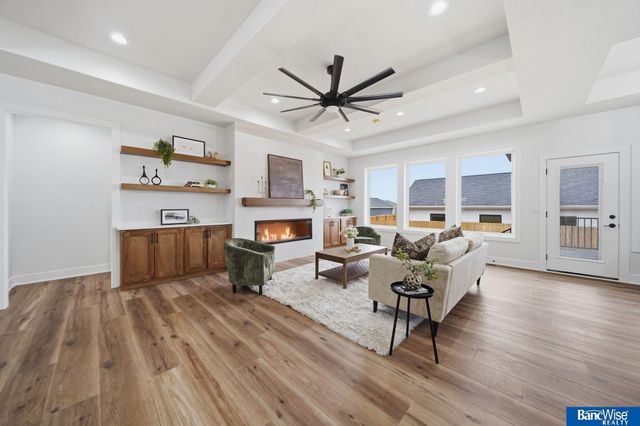 9401 Delano Drive, Lincoln, NE 68516