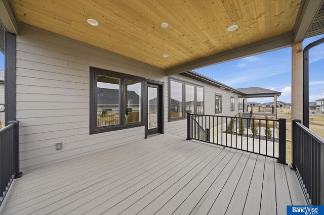 9401 Delano Drive, Lincoln, NE 68516