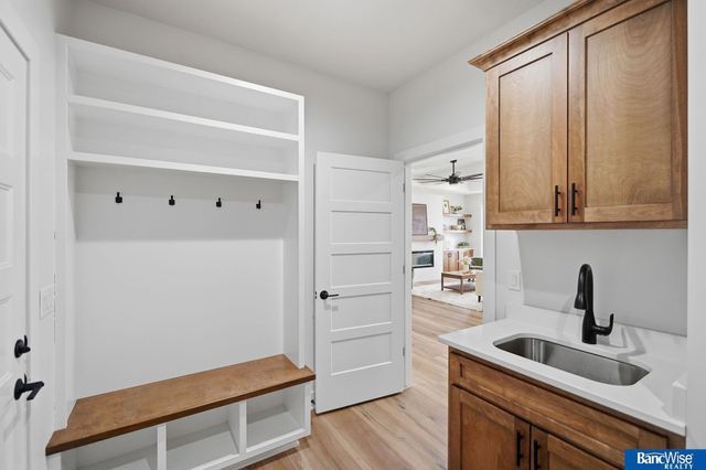 9401 Delano Drive, Lincoln, NE 68516