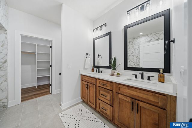 9401 Delano Drive, Lincoln, NE 68516