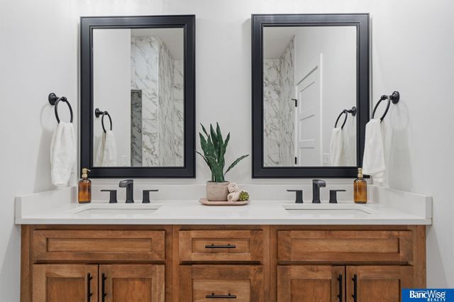 9401 Delano Drive, Lincoln, NE 68516