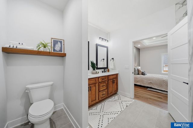 9401 Delano Drive, Lincoln, NE 68516