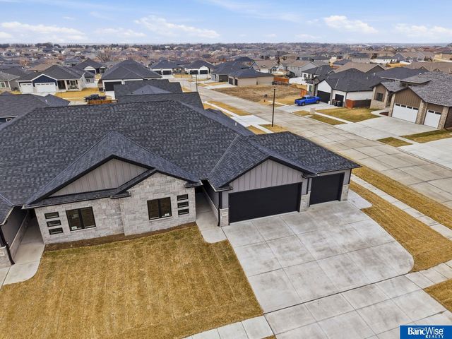 9401 Delano Drive, Lincoln, NE 68516