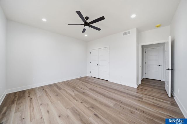 9401 Delano Drive, Lincoln, NE 68516