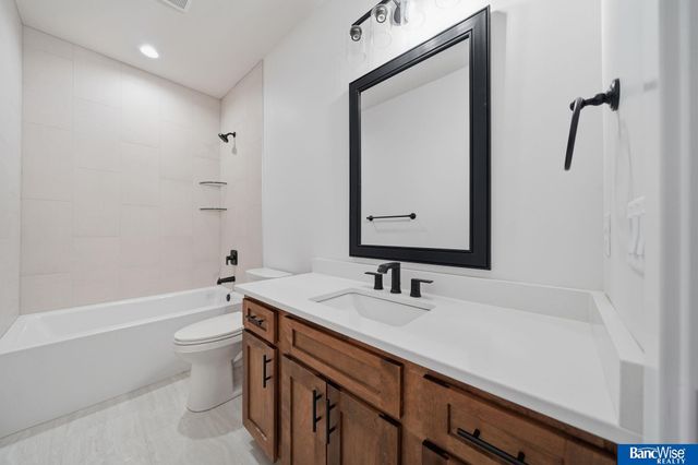 9401 Delano Drive, Lincoln, NE 68516