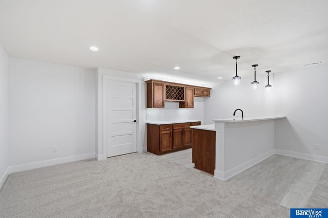 9401 Delano Drive, Lincoln, NE 68516