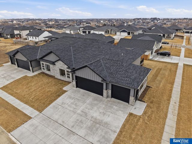 9401 Delano Drive, Lincoln, NE 68516