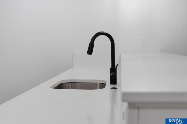 9401 Delano Drive, Lincoln, NE 68516